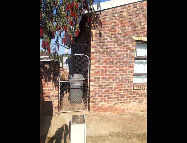 3 BEDROOM FREEHOLD FOR SALE IN TIRYVILLE
